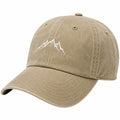 Gorra de béisbol beige con bordado de montaña